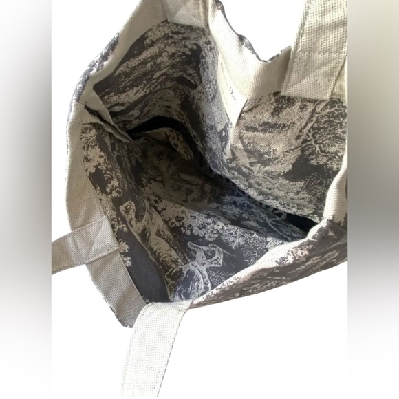 New in Bag RARE Christian Dior GWP Embroidered Tote Bag Made in Italy - Picture 9 of 13